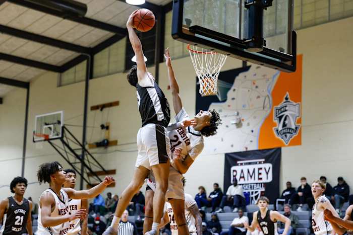 Webster Groves Missouri Mount Carmel Illinois boys basketball December 16 2023 Nate Latsch 24999